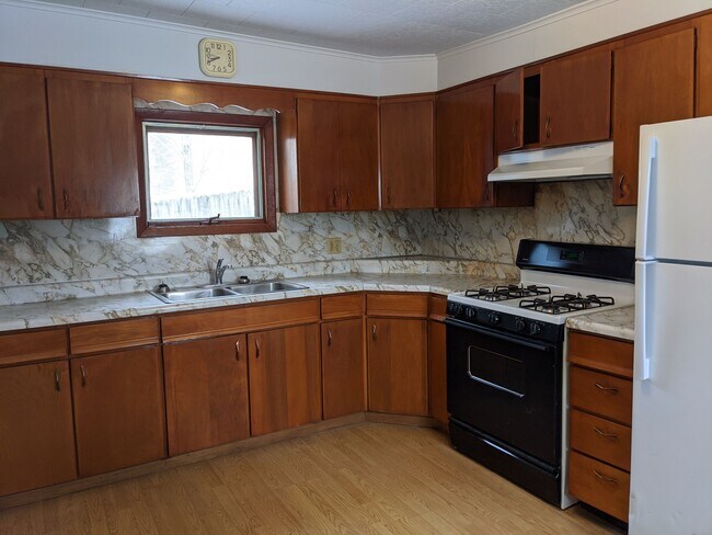 Building Photo - 58 Brook St