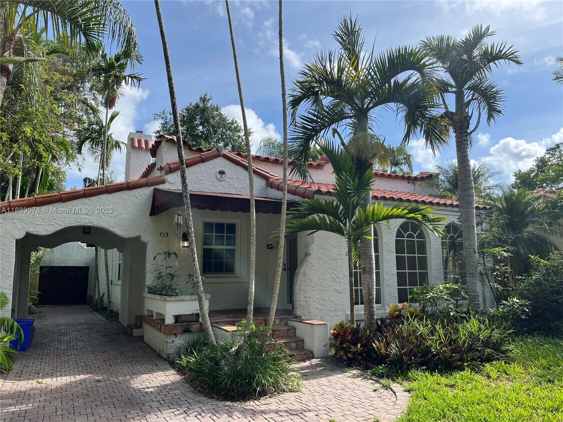 Primary Photo - 713 Tibidabo Ave