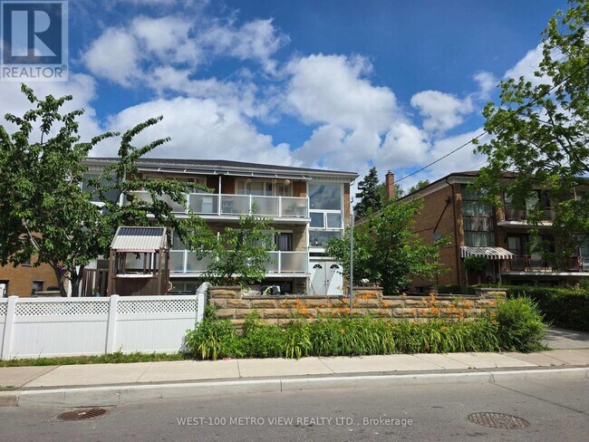 Photo du bâtiment - 146 Overbrook Pl
