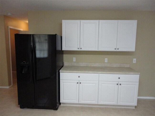 Foto del edificio - 5330 Cinnamon Lake Dr