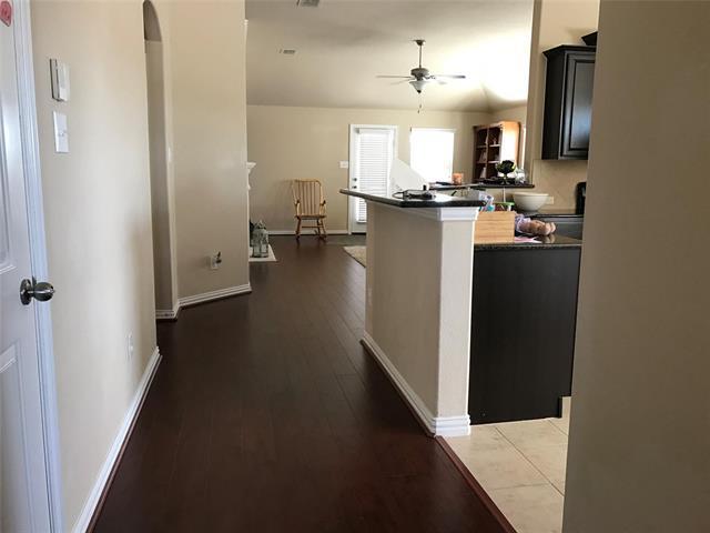 Building Photo - 5800 Valley Haven Way
