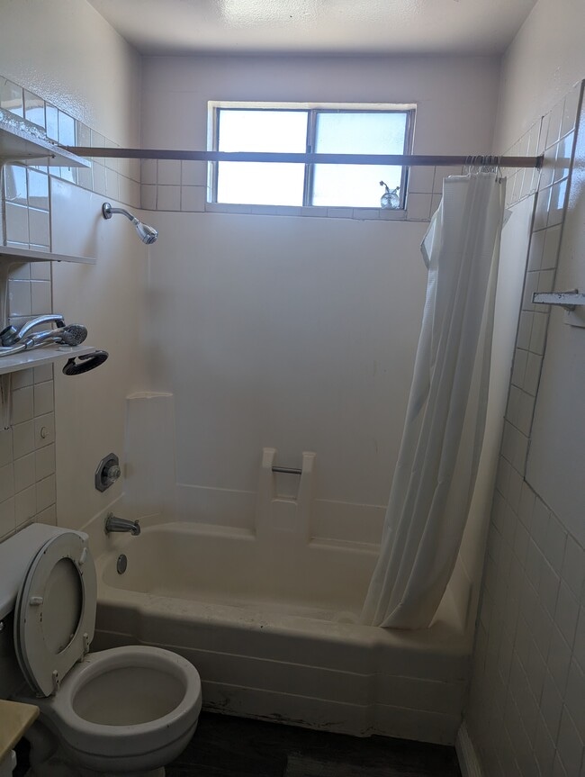 Building Photo - 2119 W 29th St