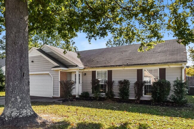 Building Photo - 7110 Redfern Dr