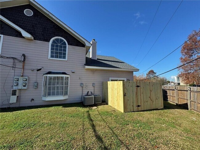 Building Photo - 1016 Greenspoint Dr