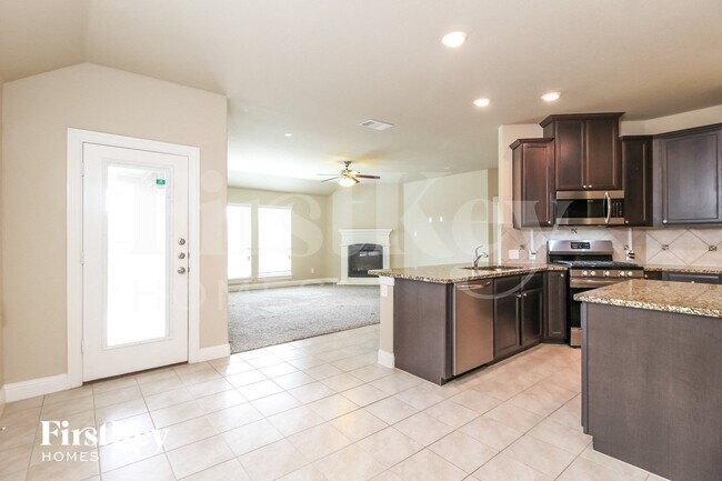 Foto del edificio - 4325 Bayport Dr