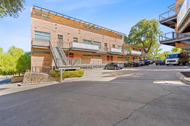Building Photo - 2205 N Lamar Blvd
