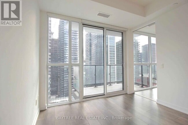 Building Photo - 87 Peter St