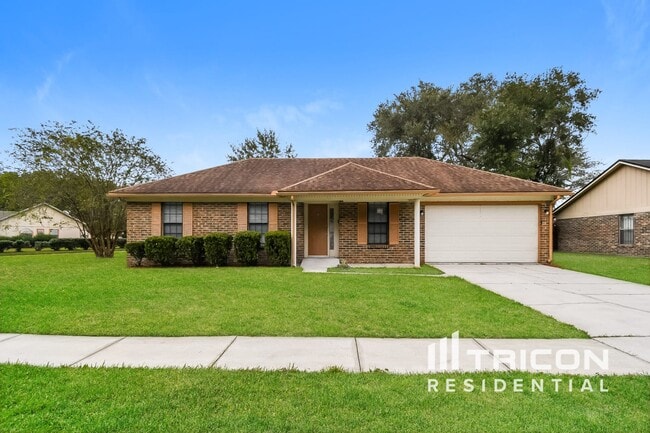 Building Photo - 955 Chalmet Ln