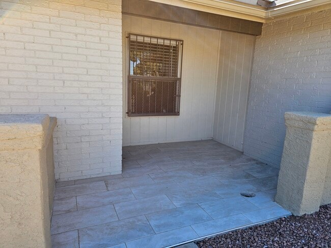 Front courtyard - 11646 Scott Simpson Dr