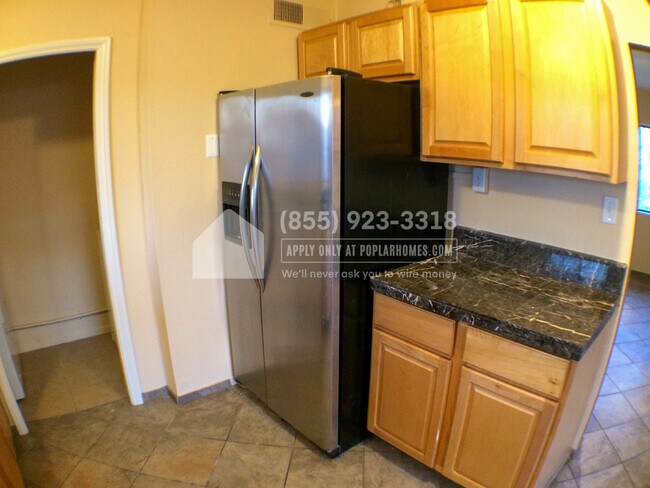 Building Photo - 154 Ivy St