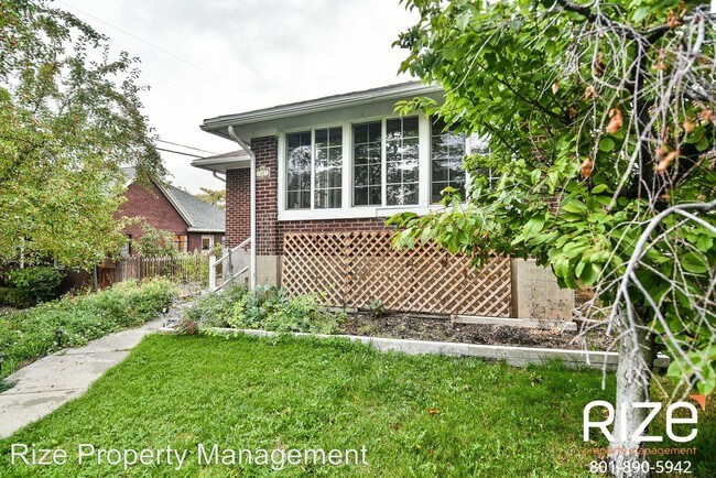 Building Photo - 3 br, 3 bath House - 1321 E Kensington Ave