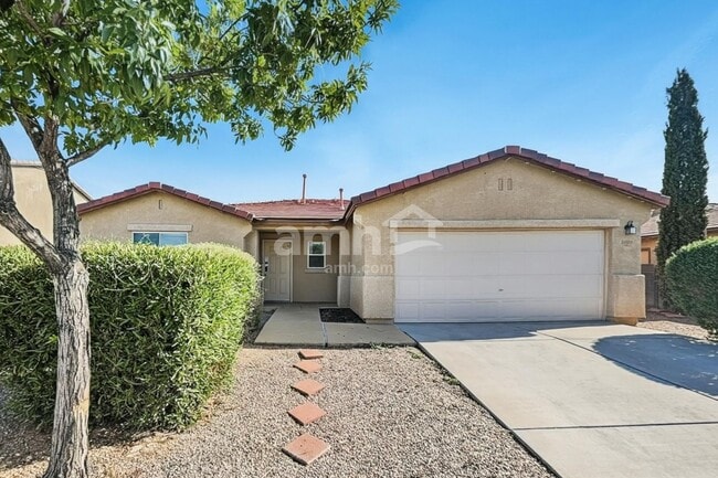 Building Photo - 5020 E Butterweed Dr