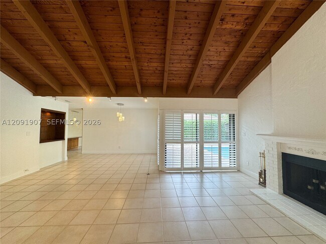 Foto del edificio - 76 Ivy Rd