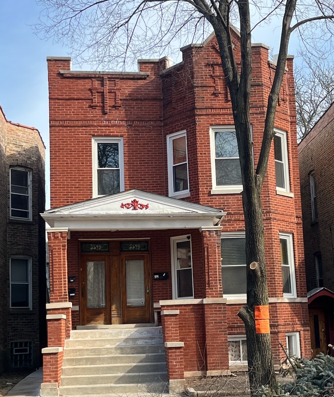 Building Photo - 3529 N Oakley Ave