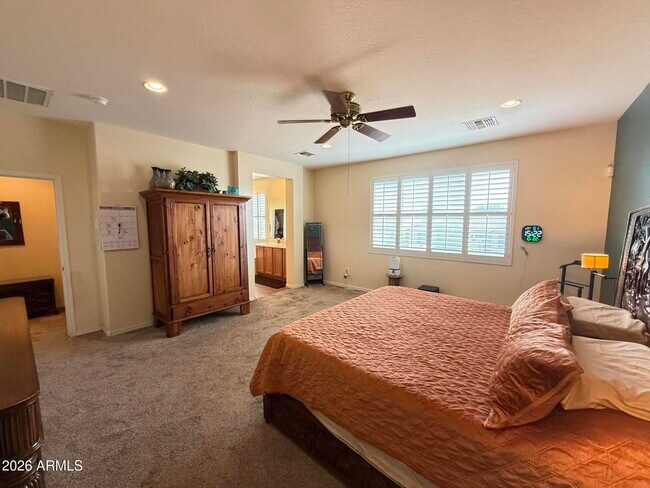 Foto del edificio - 2245 W Clearview Trail