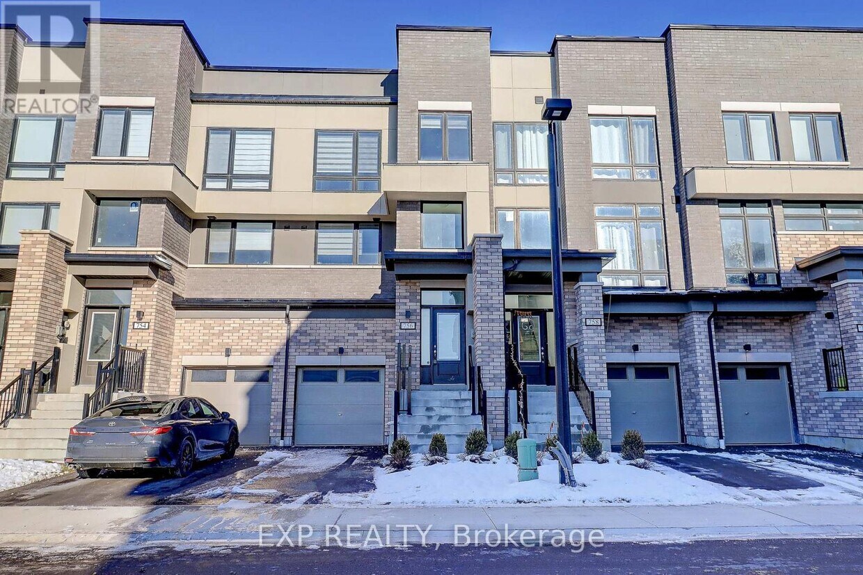 Photo principale - 756 Heathrow Path