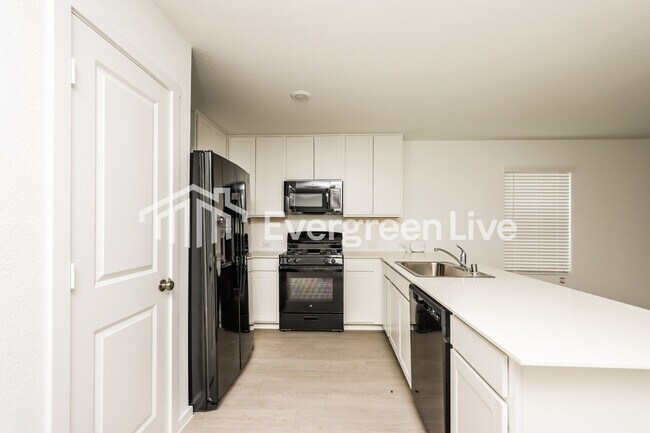 Building Photo - 1625 Sparrow Hawk Rd