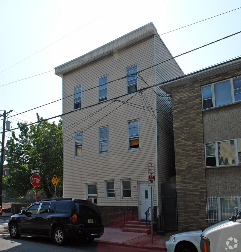 Building Photo - 185 Mcwhorter St
