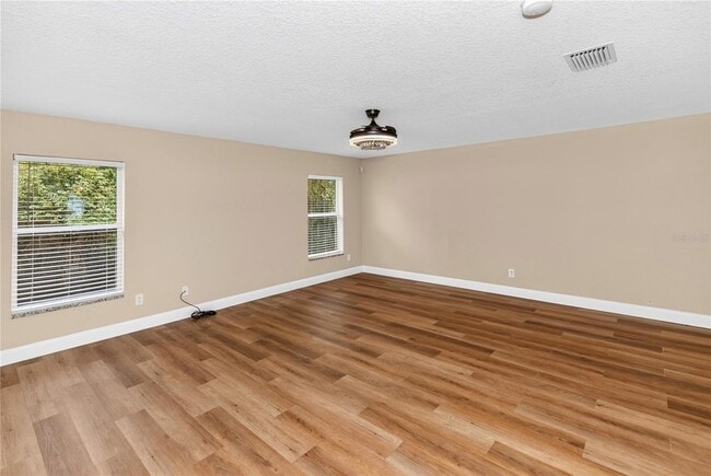 Building Photo - 690 W Lisbon Pkwy