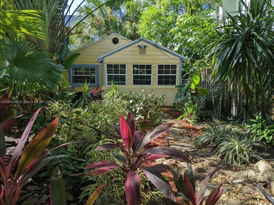 Foto principal - 921 NE 17th Terrace