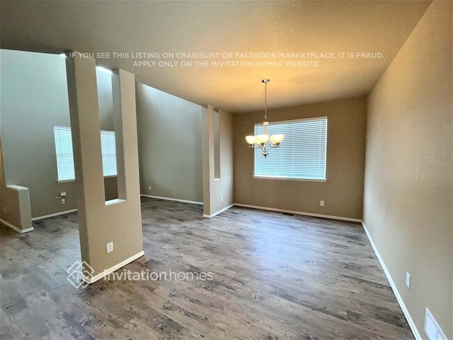 Foto del edificio - 12386 Roslyn Way