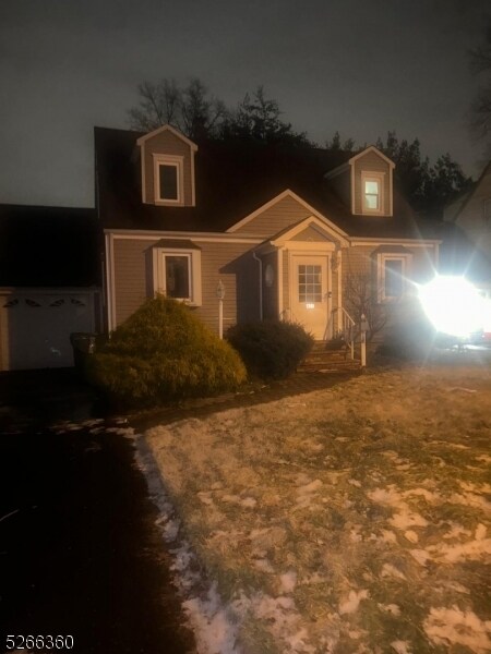 Building Photo - 427 Elmwood Terrace