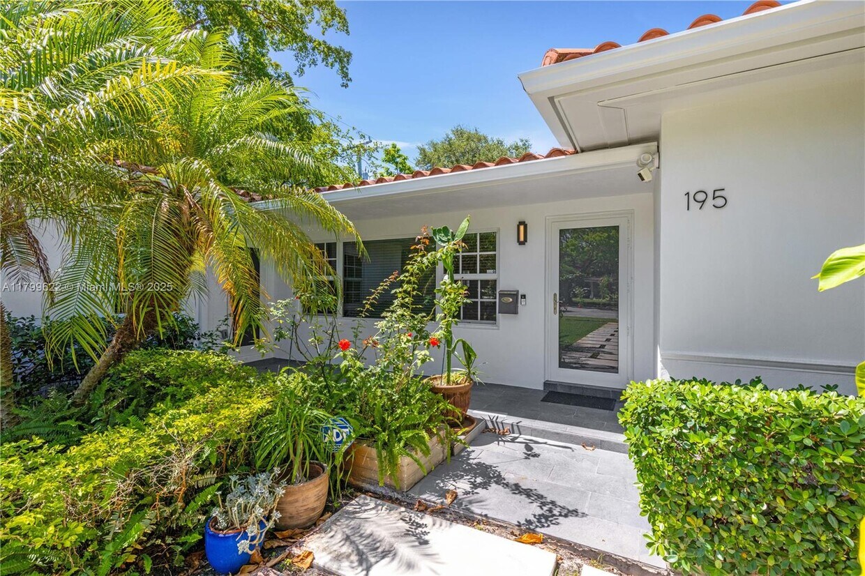 Foto principal - 195 NW 96th St