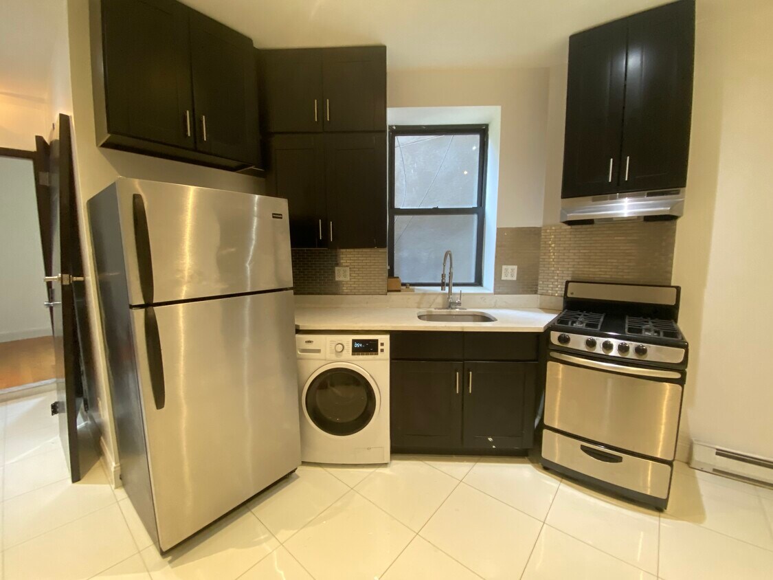 Foto principal - 302 W 114th St
