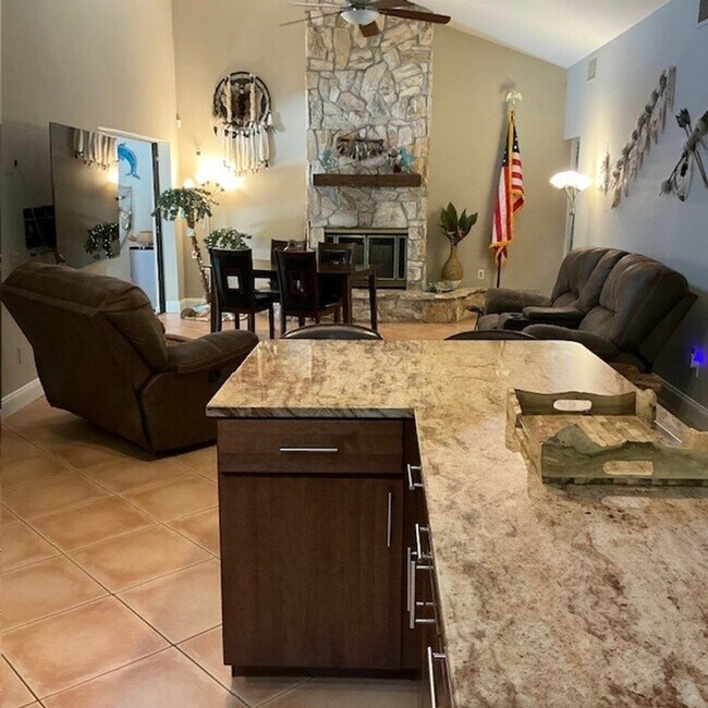 Foto del edificio - Seasonal Rental Home in Flamingo Estates