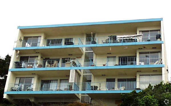 Foto del edificio - 694 N Coast Hwy