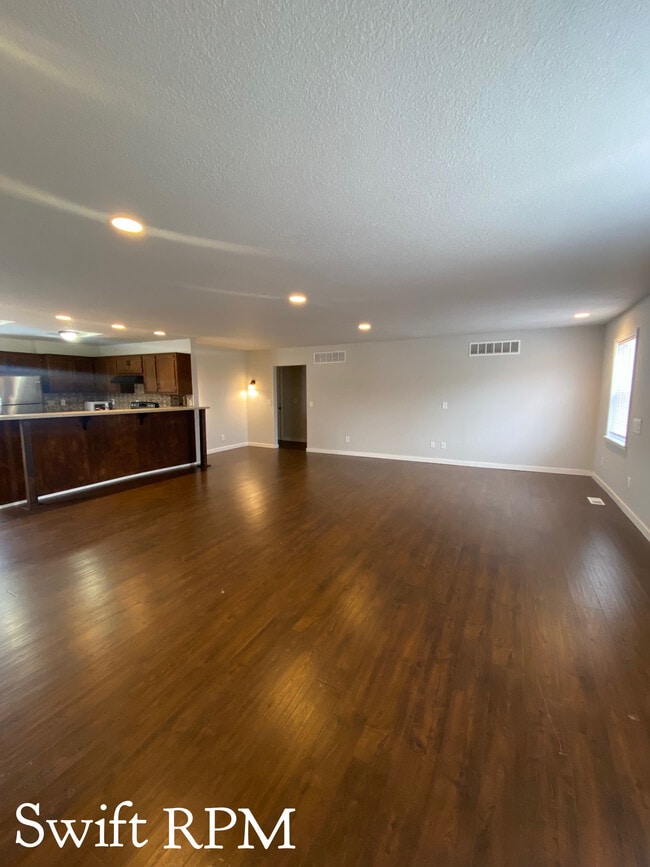 11103 N Nashua Dr, Kansas City, MO 64155 Townhome Rentals in Kansas