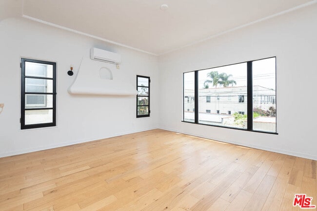 Foto del edificio - 414 N Curson Ave