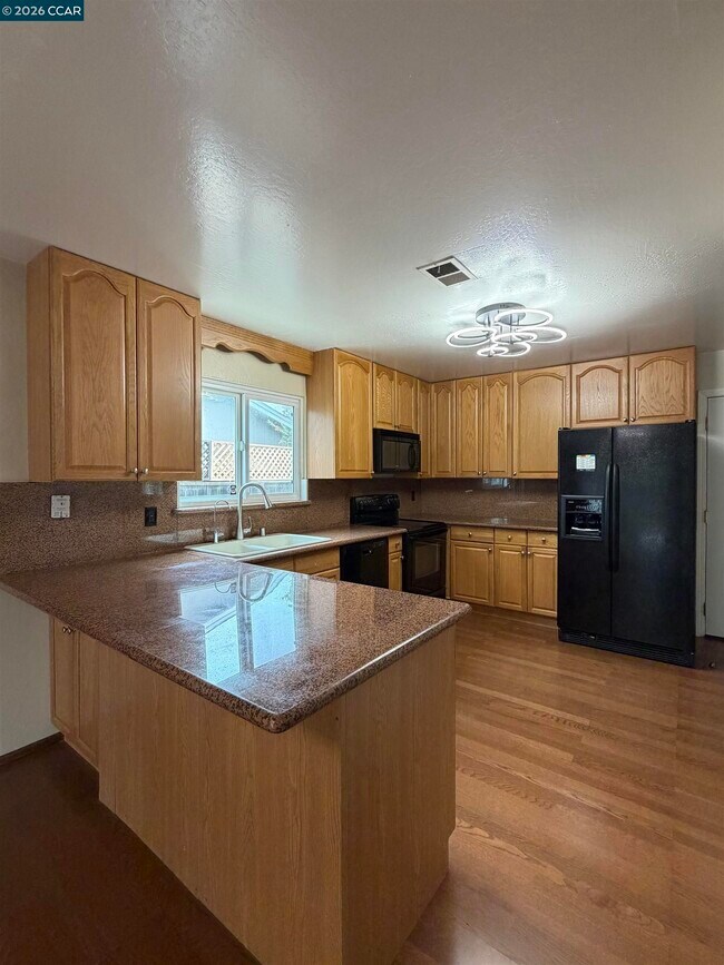 Foto del edificio - 1209 St Louis Dr