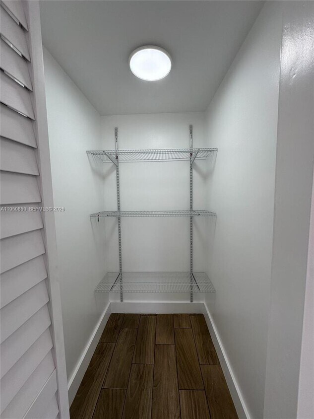 Building Photo - 617 NW 3rd Ave