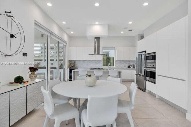 Foto del edificio - 10250 NW 75th Terrace