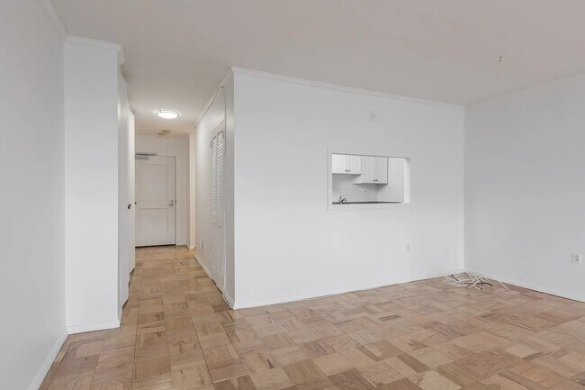Foto del edificio - 8 Whittier Pl