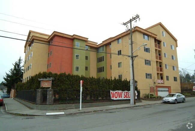 Building Photo - 14300 32nd Ave NE