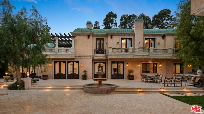 Foto del edificio - 1021 N Crescent Dr