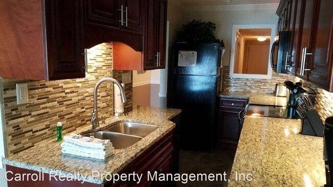 Building Photo - 1 br, 2 bath House - 6211 Thomas Drive #207