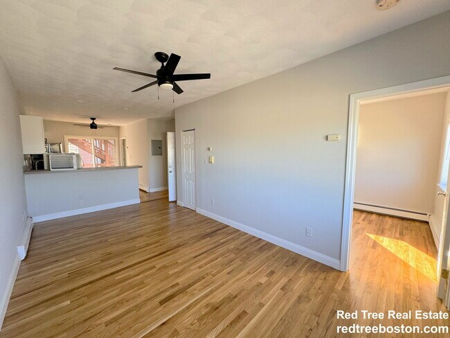 Foto del edificio - 345 Border St