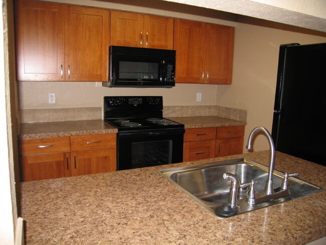 Building Photo - Heatherstone Park Apartments