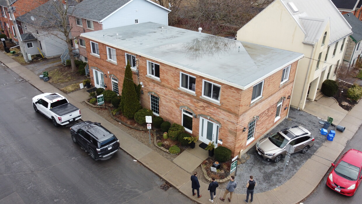 Photo principale - 155 Bagot St