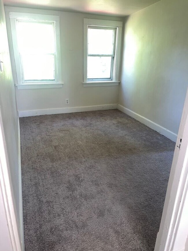 Foto del edificio - 706 E Doege St