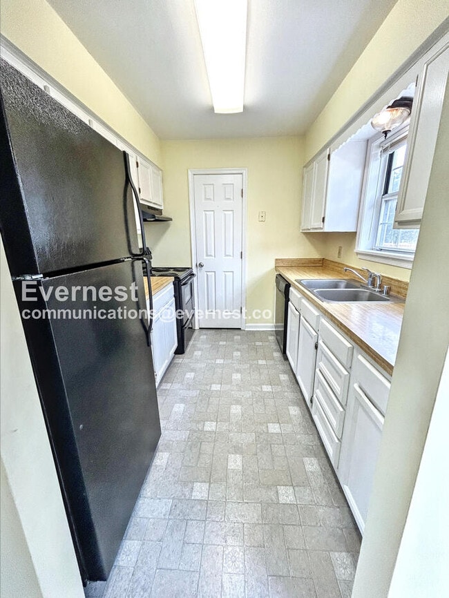 Building Photo - 217 Mimosa Ave