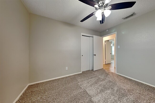 Foto del edificio - 18538 Spinney Ln