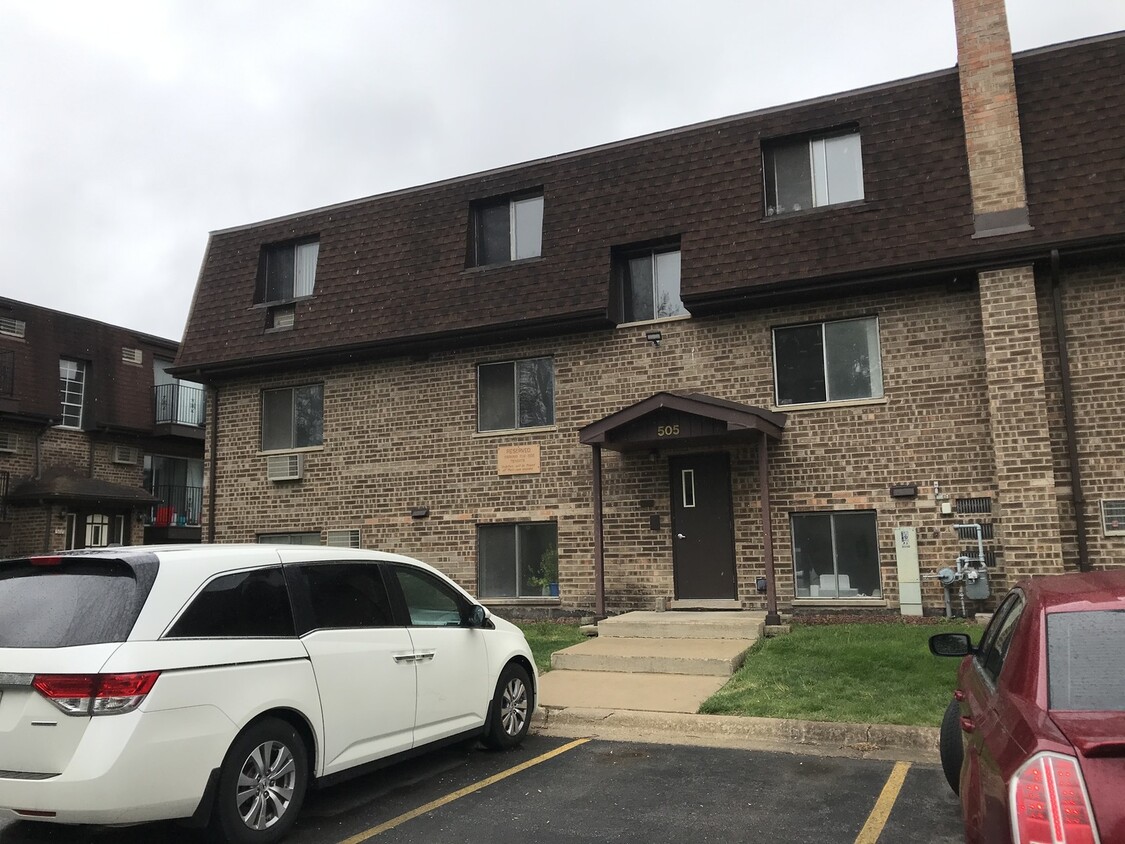 Primary Photo - 505 W Dempster St