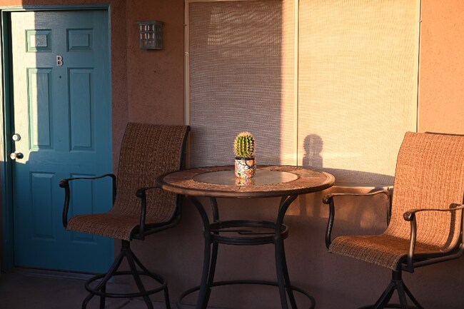 Foto del edificio - 457 Turtleback Rd