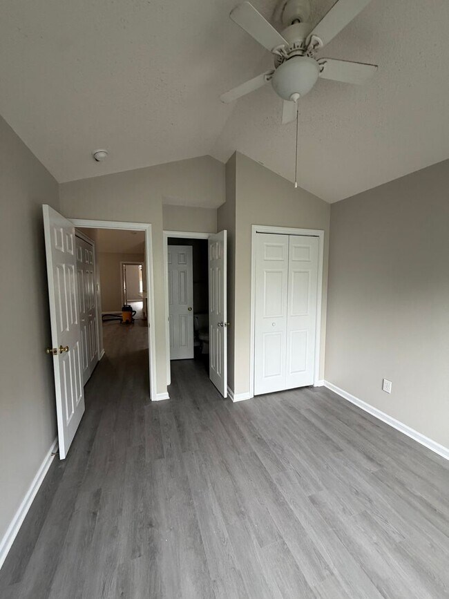 Building Photo - 2br/2ba Paddock Place Apartment