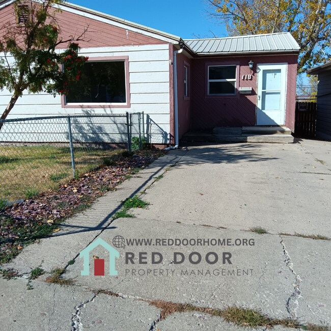 Building Photo - 3 Bedroom 1 Bath House