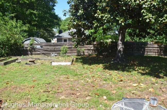 Building Photo - 1313 Magnolia St